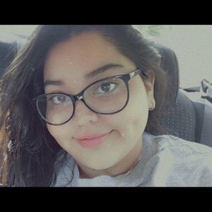 Meet your Posher, Olivia